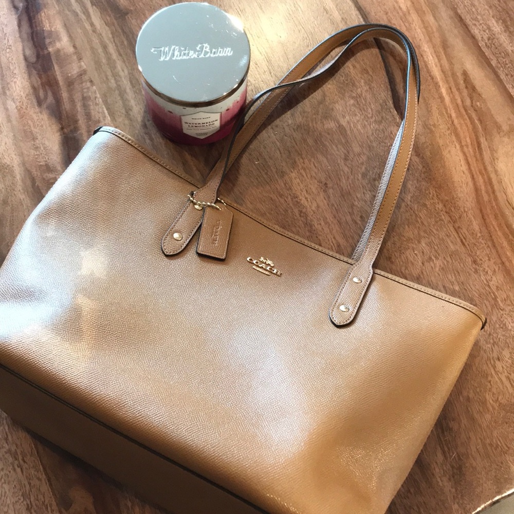 Faux coach